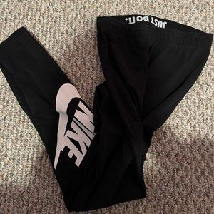 Black Nike leggings